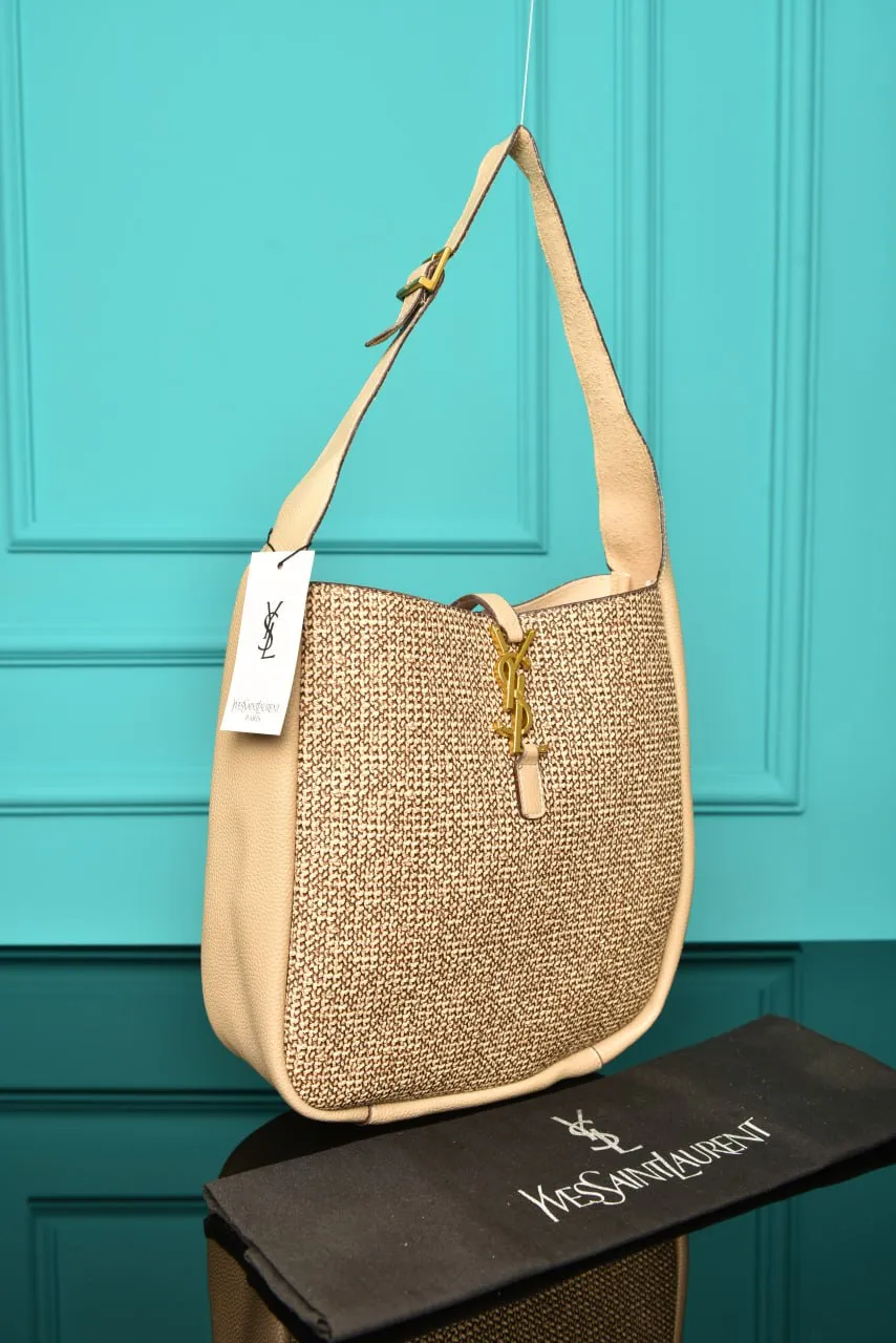 Le 5 A 7 Supple Small in Raffia and Leather White