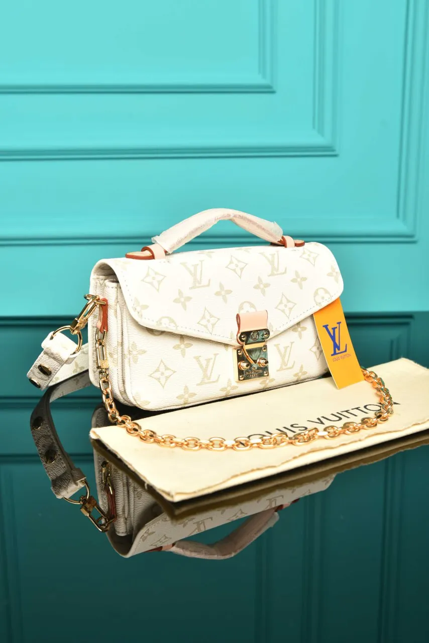 Pochette Metis East Monogram White