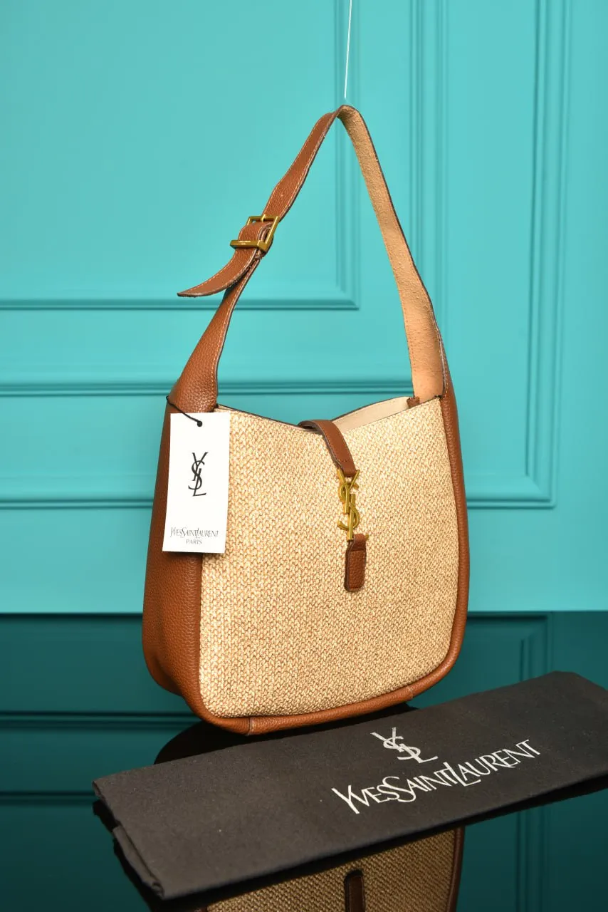 Le 5 A 7 Small Hobo Bag in Raffia and Leather Brown