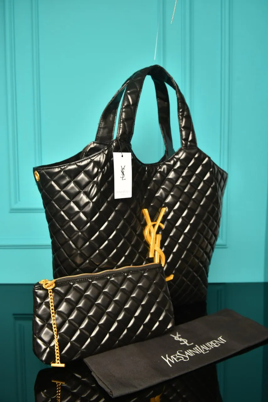 Icare Maxi Shopping Bag In Quilted Black