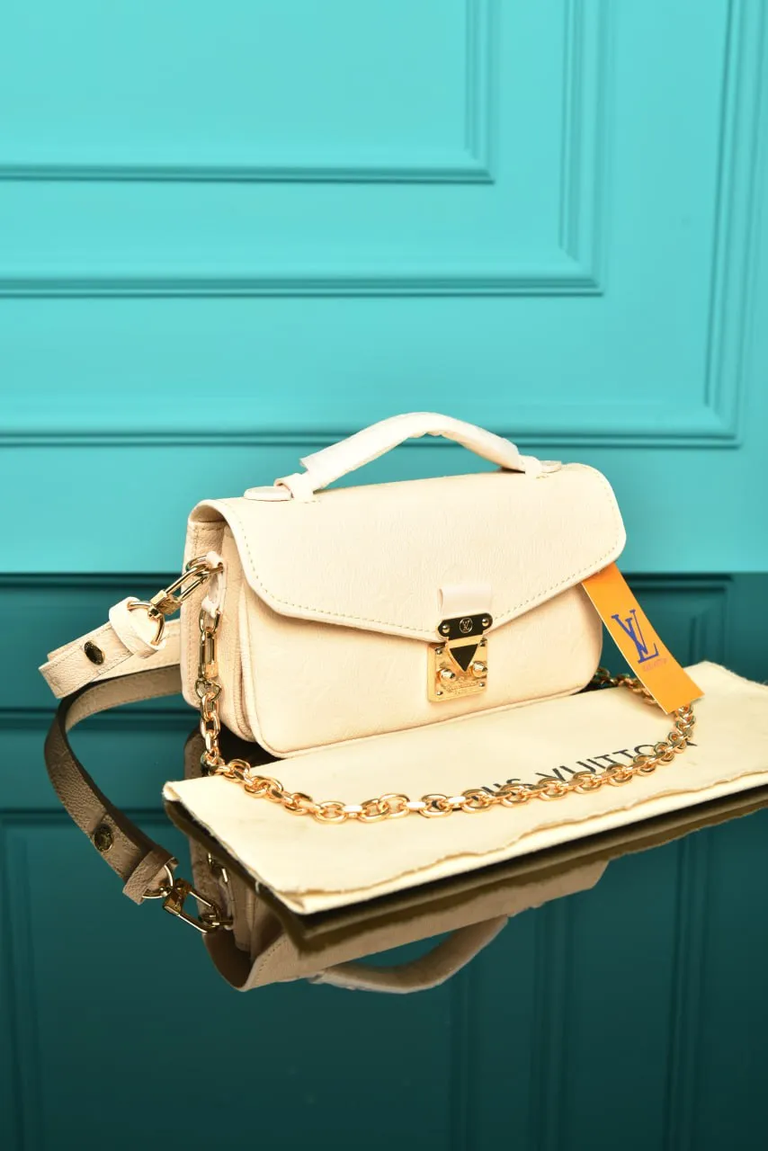 Pochette Metis East White