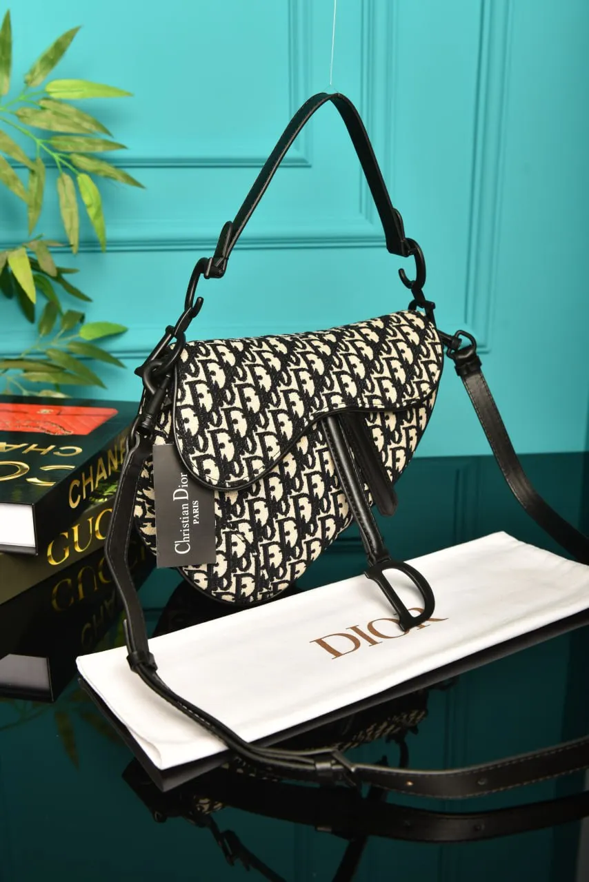 Oblique Saddle Bag Black