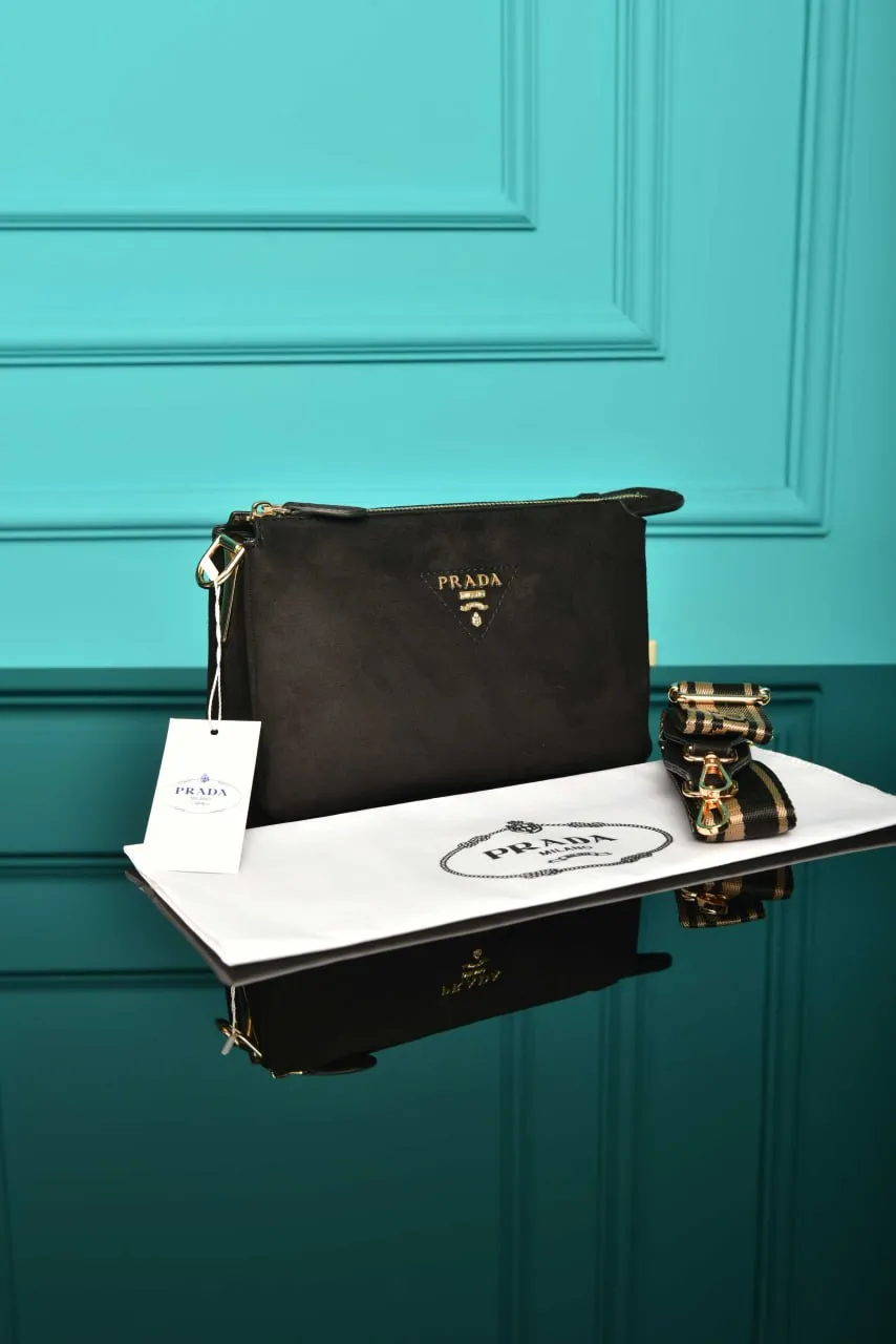 Vitello Daino Soft Mini Zippered Bag in Suede Black