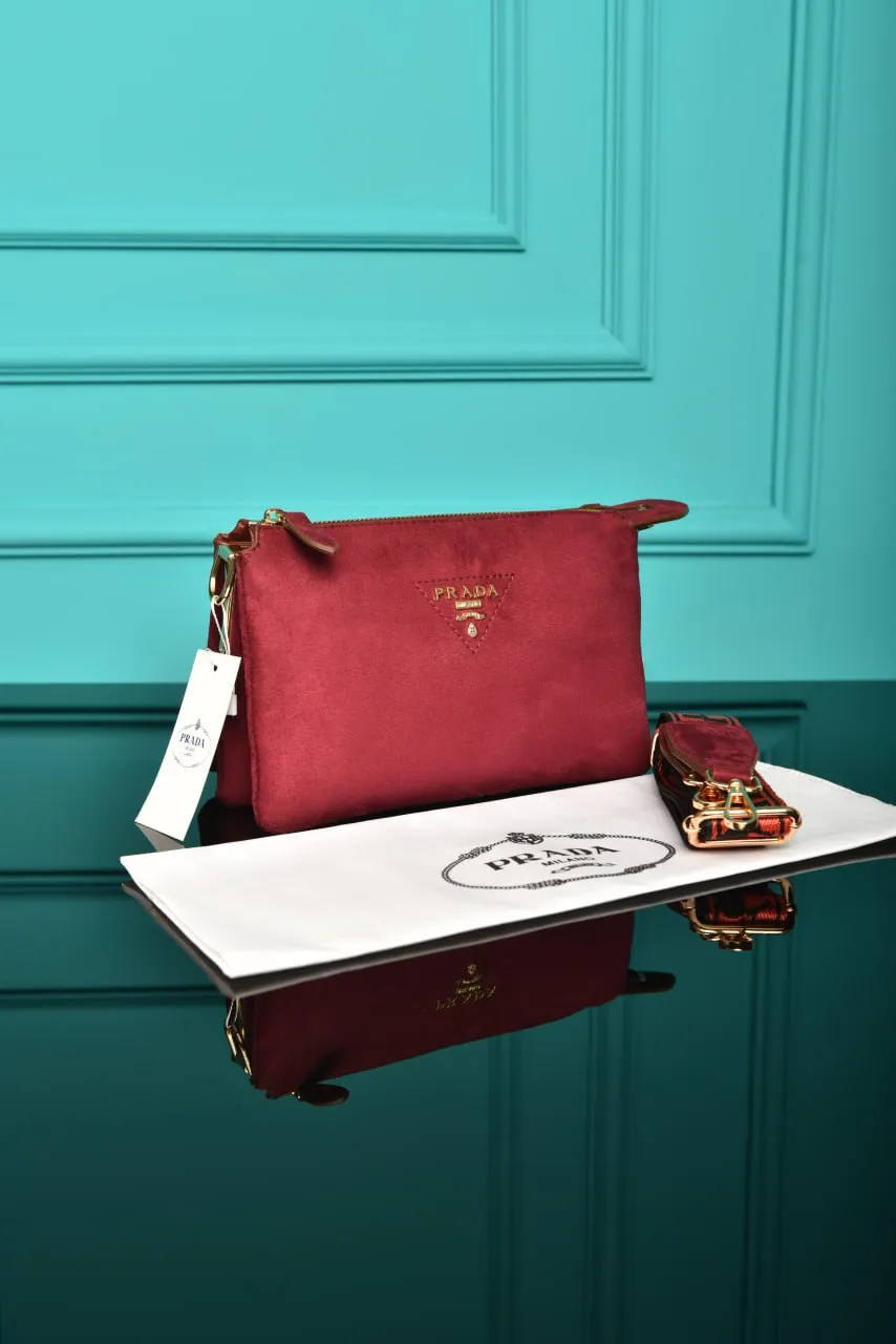 Vitello Daino Soft Mini Zippered Bag in Suede Red